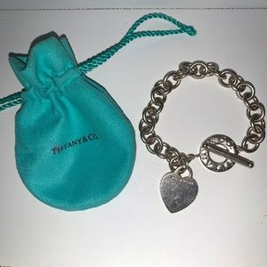 Tiffany’s Toggle Bracelet w. Heart Pendant
